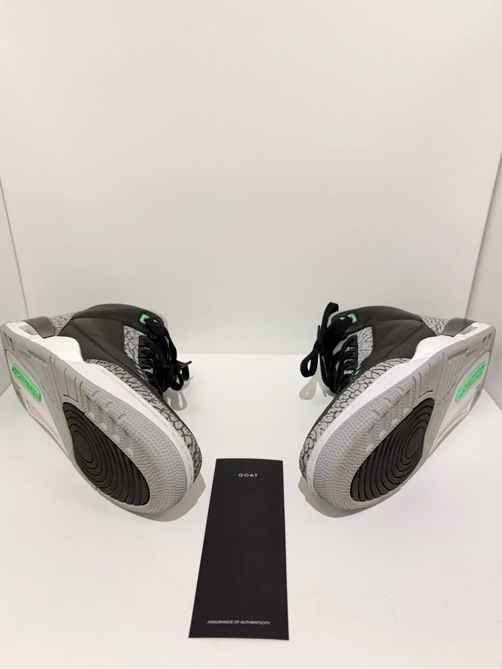 Air Jordan 3 Retro 'Green Glow'